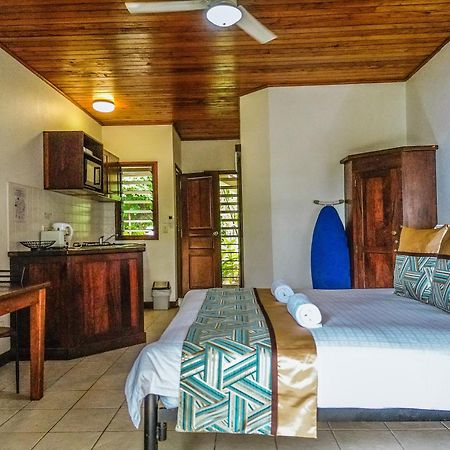 Poppy'S On The Lagoon Port Vila Exterior foto